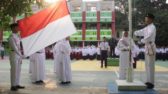 Kegiatan Upacara Bendera HUTRI Ke-77